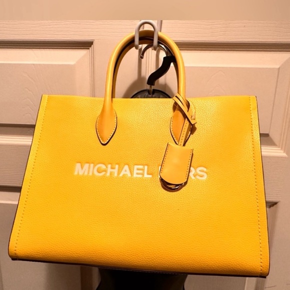 NWT MICHAEL KORS Leather Tote - Picture 3 of 9